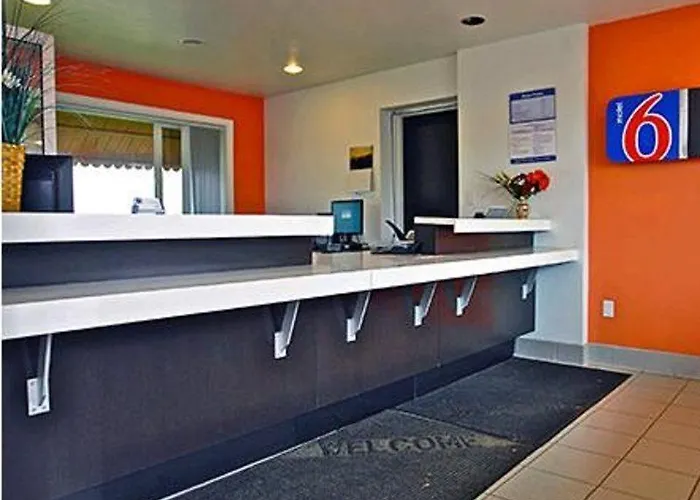 Hotel 6 Wy Riverton