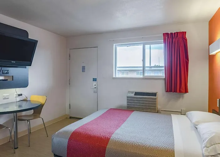 Hotel 6 Wy 3*