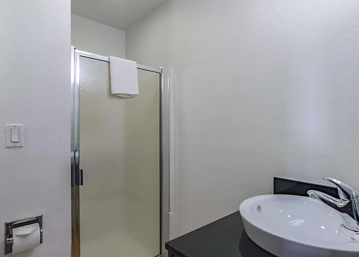 Hotel 6 Wy Riverton