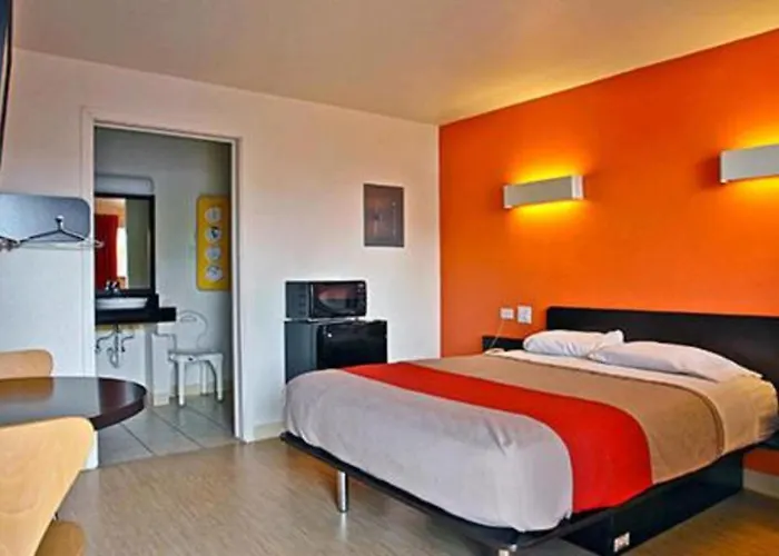 Hotel 6 Wy 3*