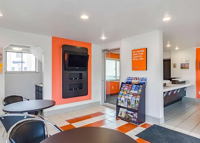 6 Wy Hotel Riverton