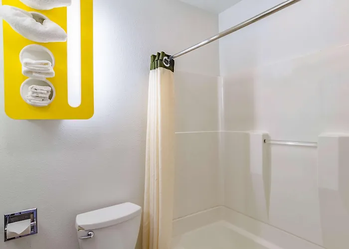 6 Wy Hotel 3*