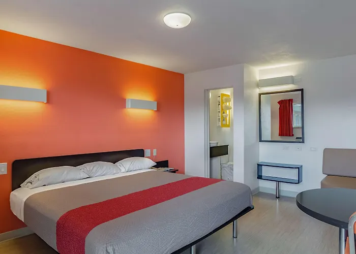 Hotel 6 Wy 3*