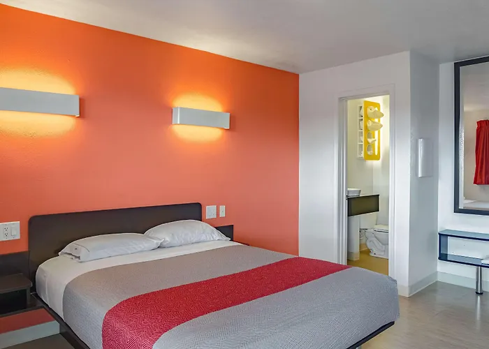 6 Wy Hotel 3*