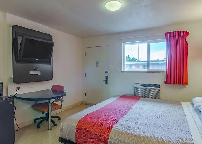 Hotel 6 Wy Riverton